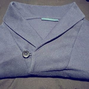 Gently worn Perry Ellis Sweater (long sleeve)